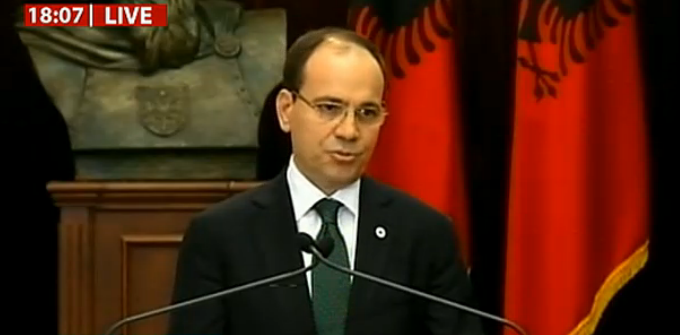 Nishani rrëfen momentet e vështira: Si më nxorrën nga hoteli me djalin në ’97-ën