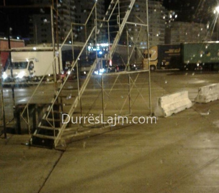 LAJM I FUNDIT/ “Blindohet” porti i Durrësit (FOTO)