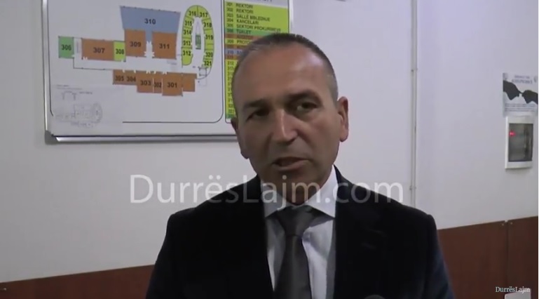 Ish-deputeti Osman Metalla vjen me librin e tij të parë (VIDEO)