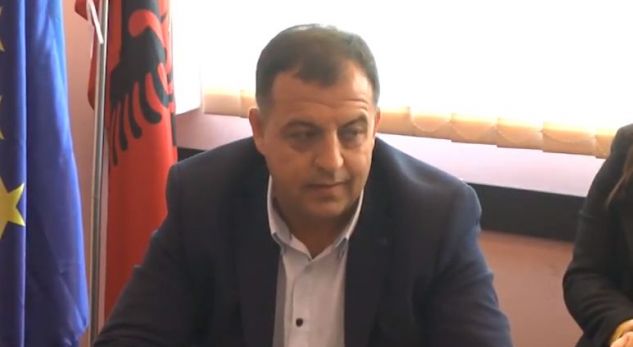 “Drejtori i policisë së Durrësit ka dy magazina me 120 tonë drogë”