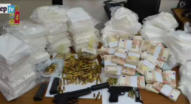 Shqiptari kapet “mat” me 44 kg kokainë, 150 mijë euro cash dhe 2 pistoleta