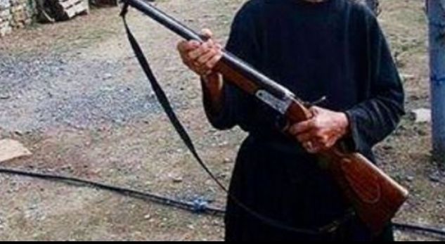 Nesër protesta e opozitës, aleati i Bashës “kërcënon” me armë