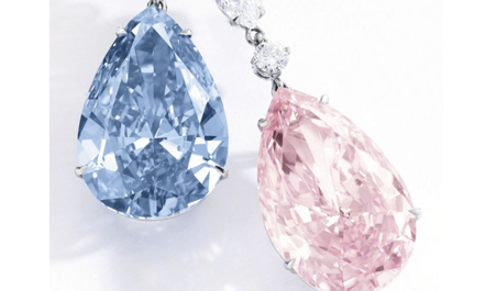 Dy diamantet rozë e blu u shitën për plot 57 mln dollarë