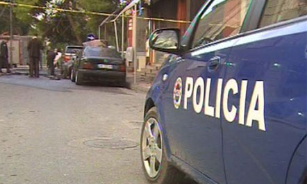 LAJMI I FUNDIT/ Makina e policisë del nga rruga, vdes një efektiv, plagosen 3 të tjerë