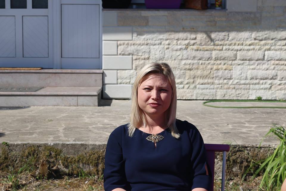 Kandidates së PS-së i nxjerrin një video dhe e thumbojnë, çfarë bën ajo gjatë intervistës