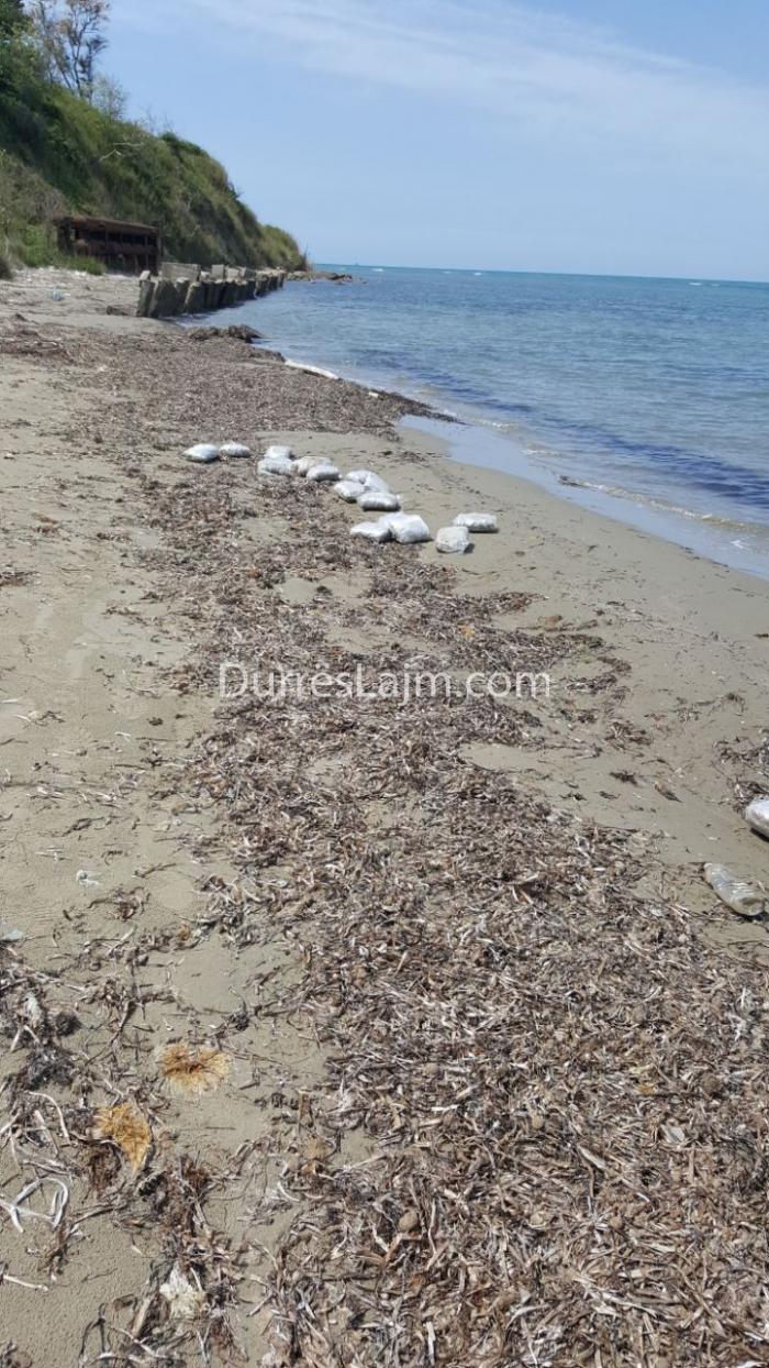 Gjendet sërish drogë në bregdetin e Durrësit (FOTO)
