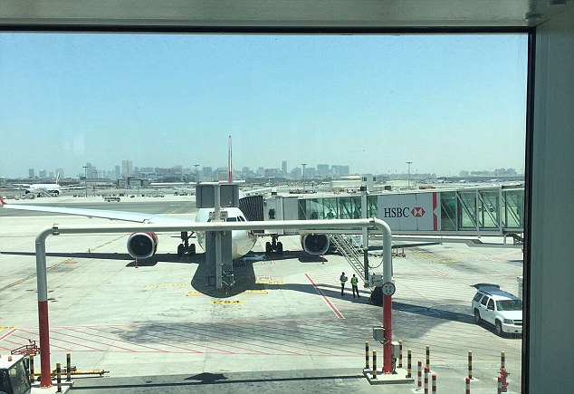 Çfarë ndodhi me pasagjerët pas alarmit për bombë në fluturimin Dubai-Londër