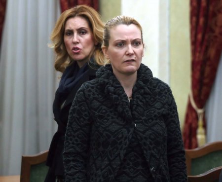 Mesila, “më mirë të kishe lënë burrin” se partinë!