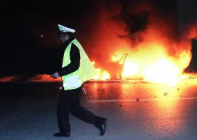 LAJM I FUNDIT/ Digjet makina e kryetarit të PS-së para prefekturës