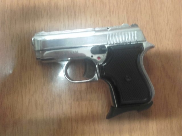 Lëvizte me pistoletë në brez, arrestohet 30-vjeçari