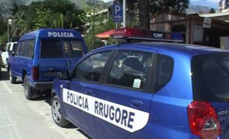 Sherr me leva hekuri dhe shotgun, një i arrestuar