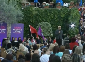 ‘We love you Edi Rama”, kryeministri surprizohet nga deklarata e fortë publike