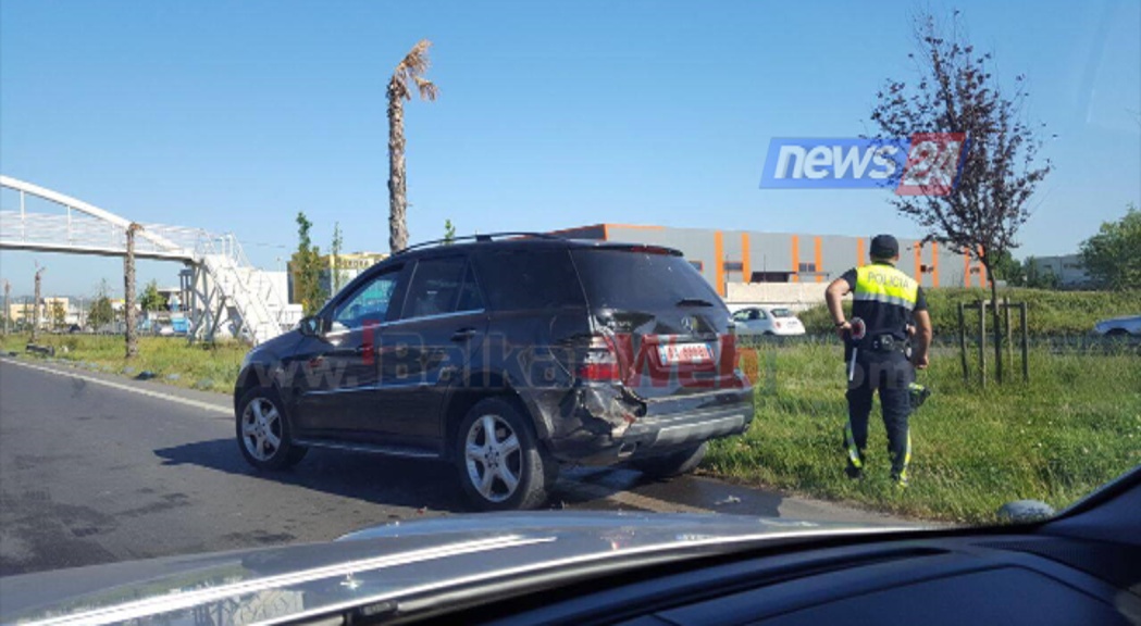 Përplasen dy makina, radhë kilometrike në autostradën Tiranë-Durrës