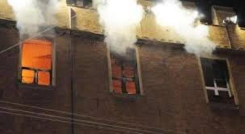 Zjarr në dy banesa në Durrës, digjen dy persona