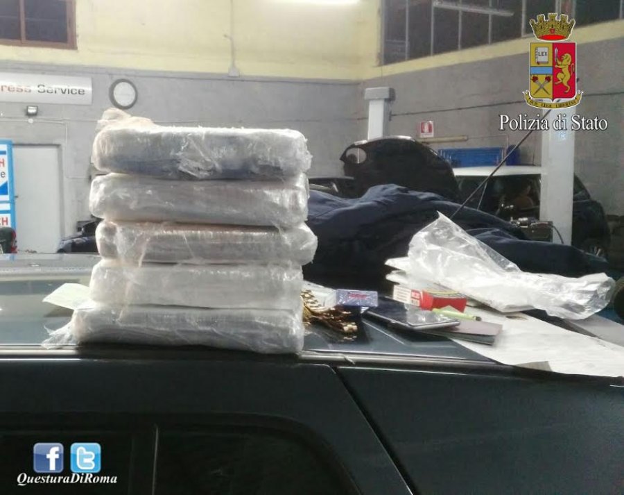 Kapet me 80 mijë euro kokainë, në pranga shqiptari dhe e dashura e tij