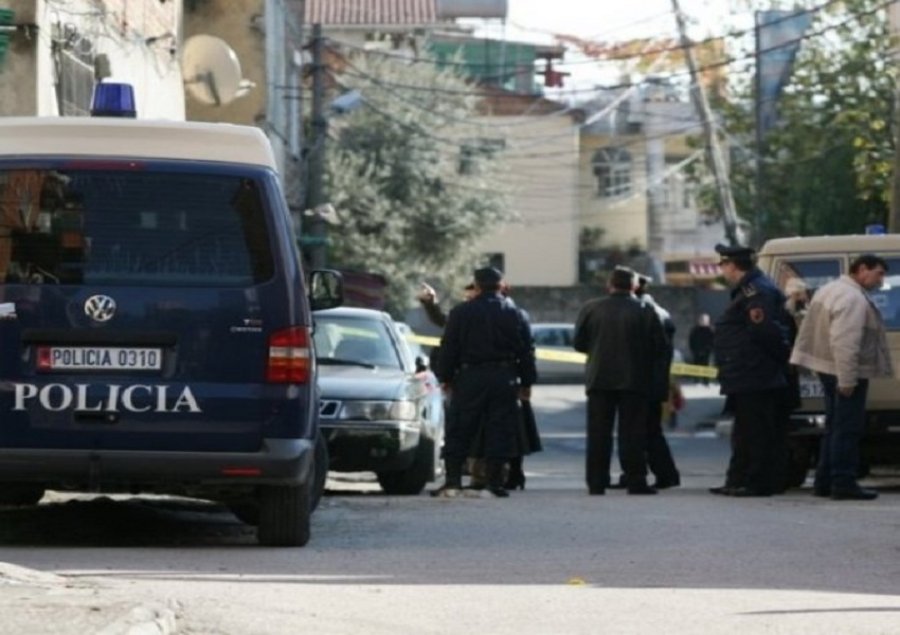 EMRAT/ Goditet grupi i drogës, 7 të arrestuar, mes tyre dhe një biznesmen