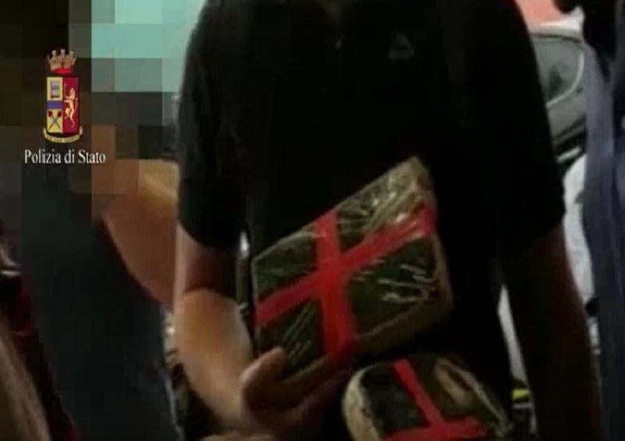 300.000 euro kokainë në makinë, arrestohet trafikanti shqiptar