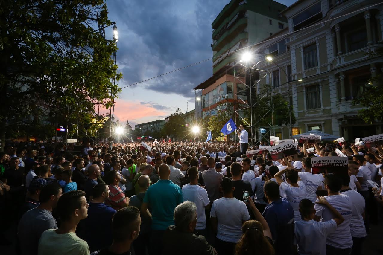 Basha ftesë Ramës: Eja në debat televiziv