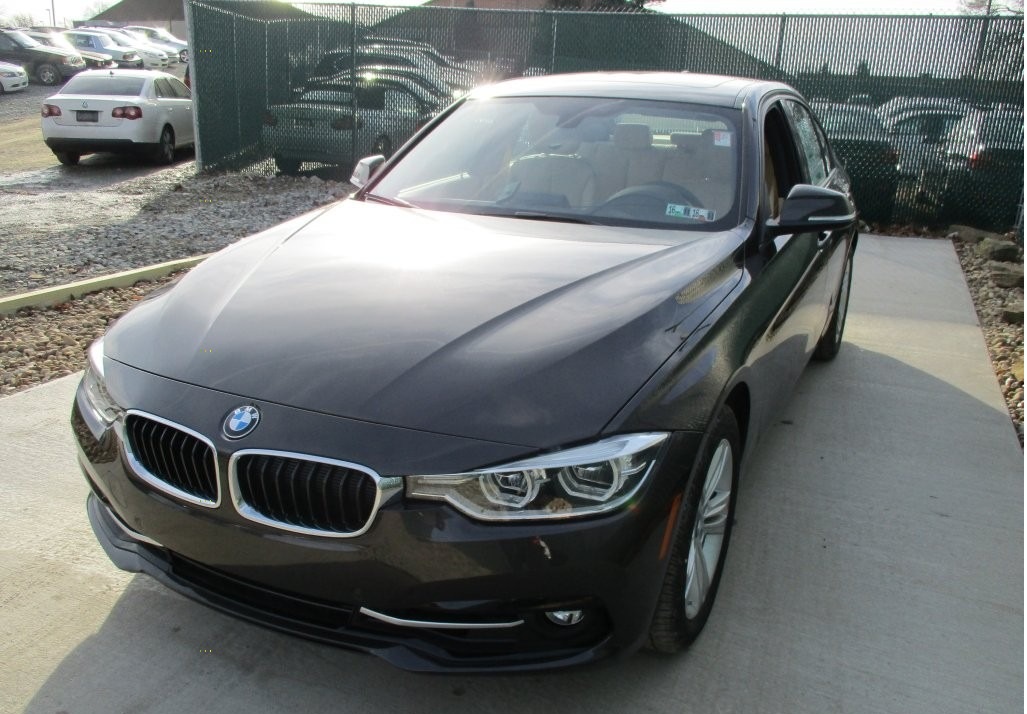 Durrsakja sapo blen “BMW”-në, ia vjedhin para shtëpisë