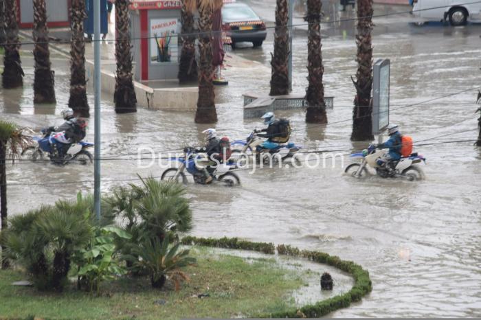 Një “pishinë” e re në Durrës! (FOTO)