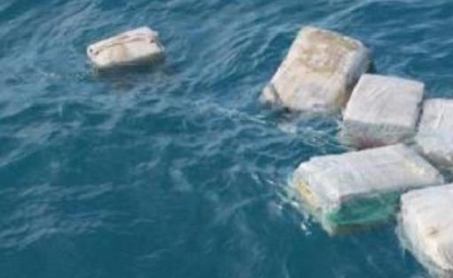 Kavajë, gjenden në det mbi 150 kg kanabis