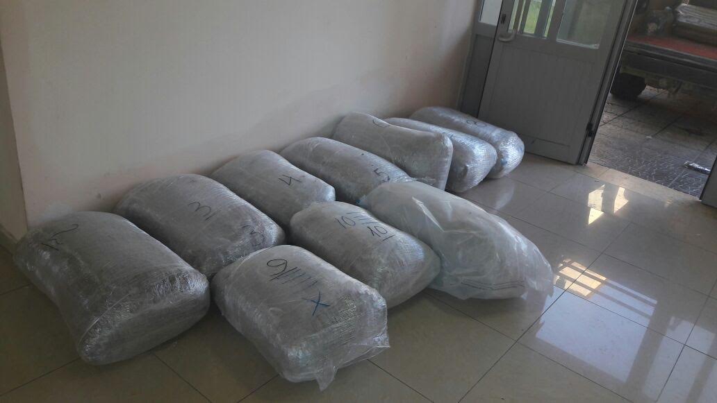 EMRAT/ “Fundjava” prangos 4 të rinj, u kapën me 88 kg drogë (FOTO)