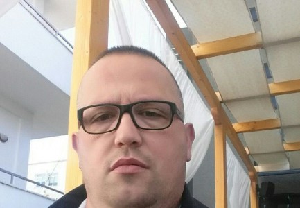 Djegia e makinës, reagon kreu i PS-së Andi Marku