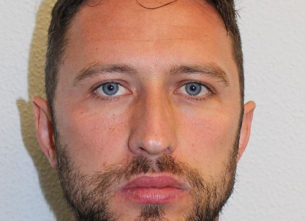 20-vjeçarja shqiptare seks në stacionin e policisë me agjentin