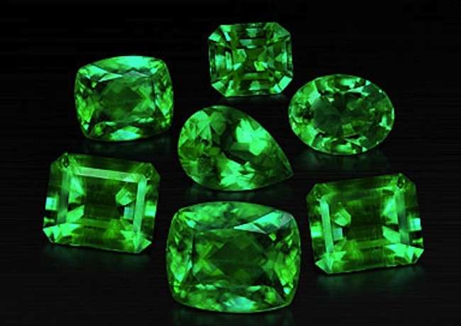 Njihuni me smeraldin, gurin e preferuar të Kleopatrës (FOTO)