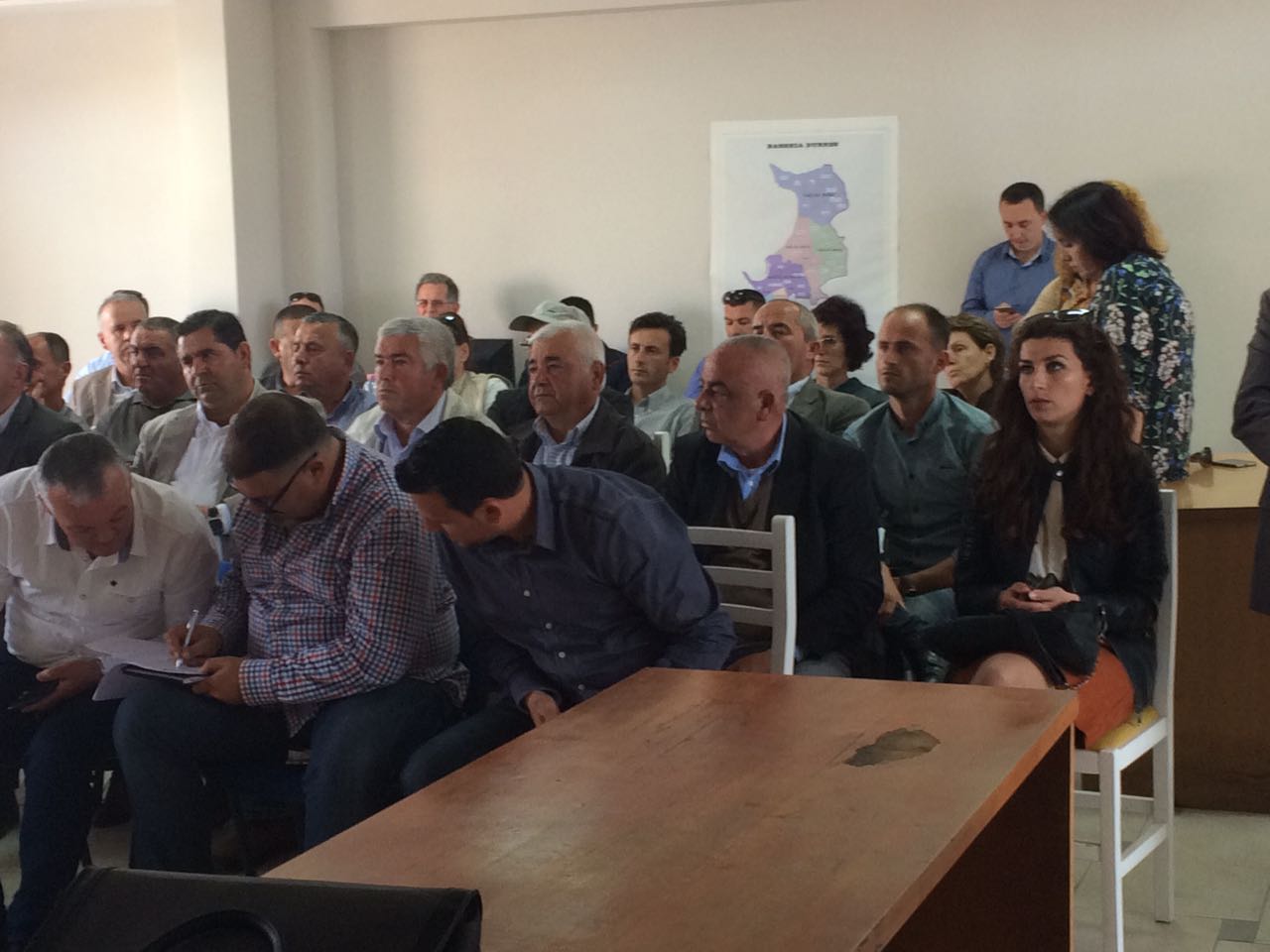 Bashkia Durrës zhvillon dëgjesat publike për përgatitjen e buxhetit afatmesëm 2018-2020 (FOTO)