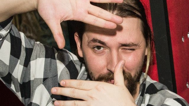 Kastro Zizo feston ditëlindjen me… veten (FOTO)