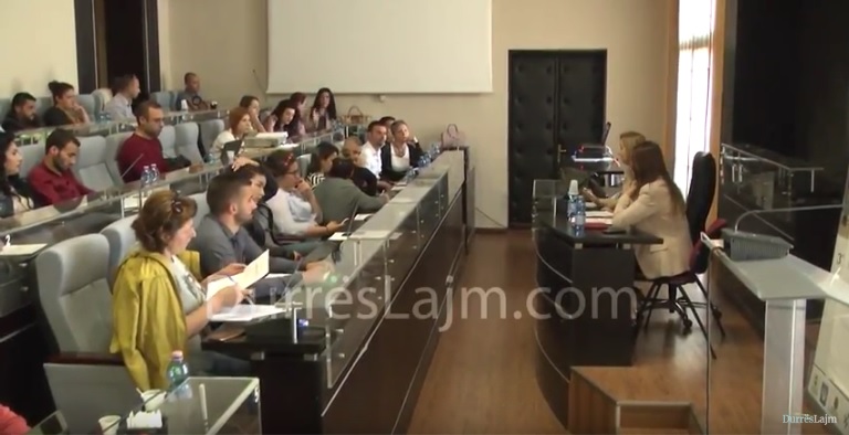 Durrës, çdo ditë dëgjesa publike për buxhetin afatmesëm të bashkisë (VIDEO)