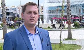 Një ditë pas tërheqjes nga gara flet kandidati i PS në Kavajë