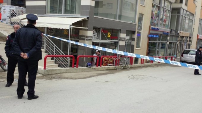 Tritol në shkallët e lokalit, evakuohen banorët