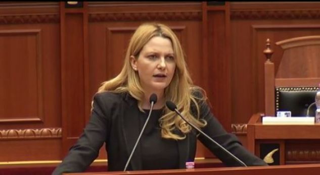 Marrëveshja PD-PS, reagon ashpër PDIU: Festoni me një cigare hashash bashkë