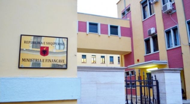 Ministria e Financave: S’ka pushime për administratën