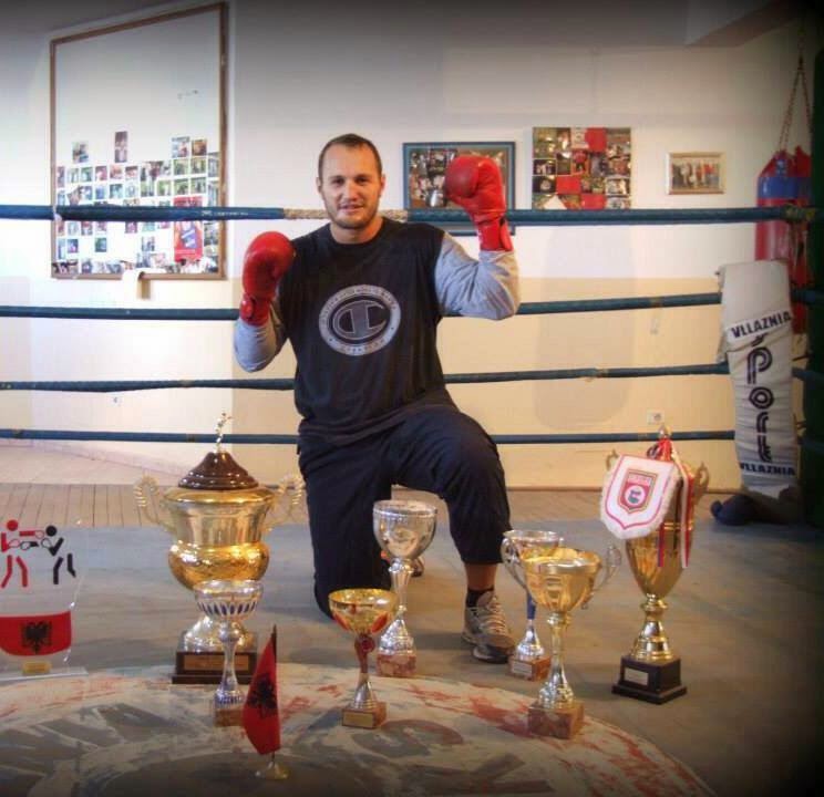 Plagoset me armë zjarri kampioni i boksit shqiptar (FOTO)
