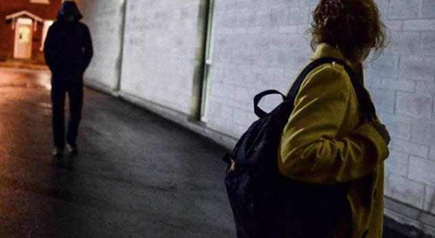 “Do jesh gjithmonë e imja”. I riu shqiptar arrestohet për përndjekje