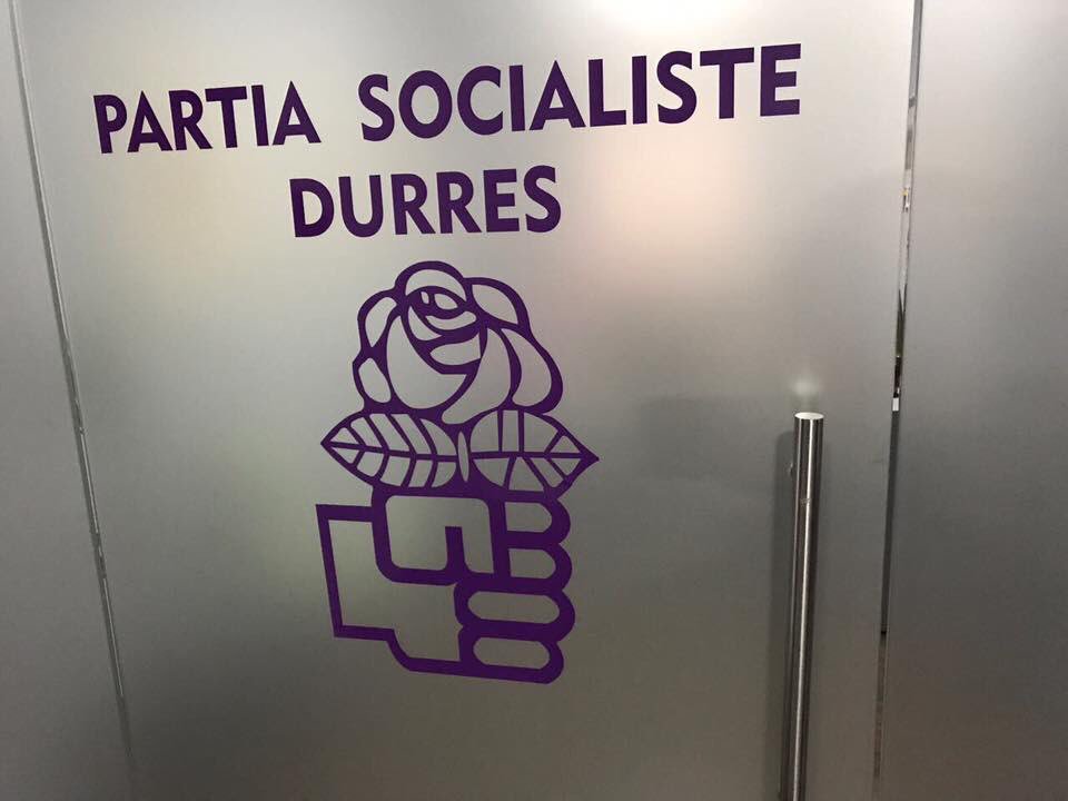 “Partia Socialiste e Durrësit çon gjimnazistët për 3 ditë pushime në Mal të zi”