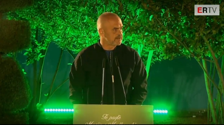 Rama reagon për herë të parë për helmimin e demokratëve në miting