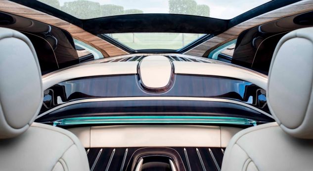 Kjo është makina e re më e shtrenjtë në botë (FOTO, VIDEO)