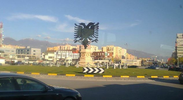 Parashikohet kaos nesër në trafikun e kryeqytetit, ja çfarë do të ndodhë afër Rinasit