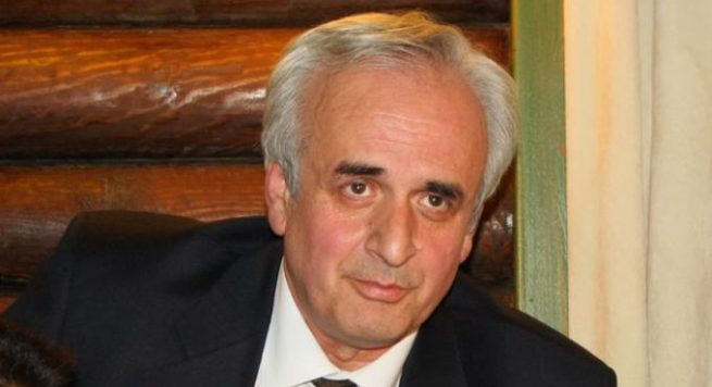 A do të hedhë prapë karamele Rama në fushën e lojës?