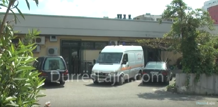 Vdes një tjetër foshnjë në spitalin e Durrësit, familjarët: Të merren masa për ‘kasapët’