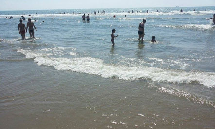 Shkon të bëjë plazh në Gjirin e Lalzit, por e lënë pa… rroba