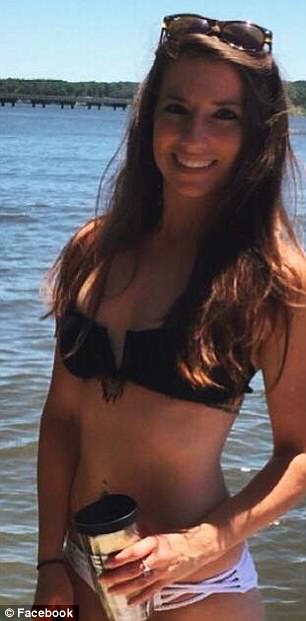 Arrestohet mësuesja, akuzohet për marrëdhënie seksuale me 3 nxënës (FOTO)