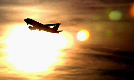 Shumë nxehtë, avionët nuk mund të fluturojnë