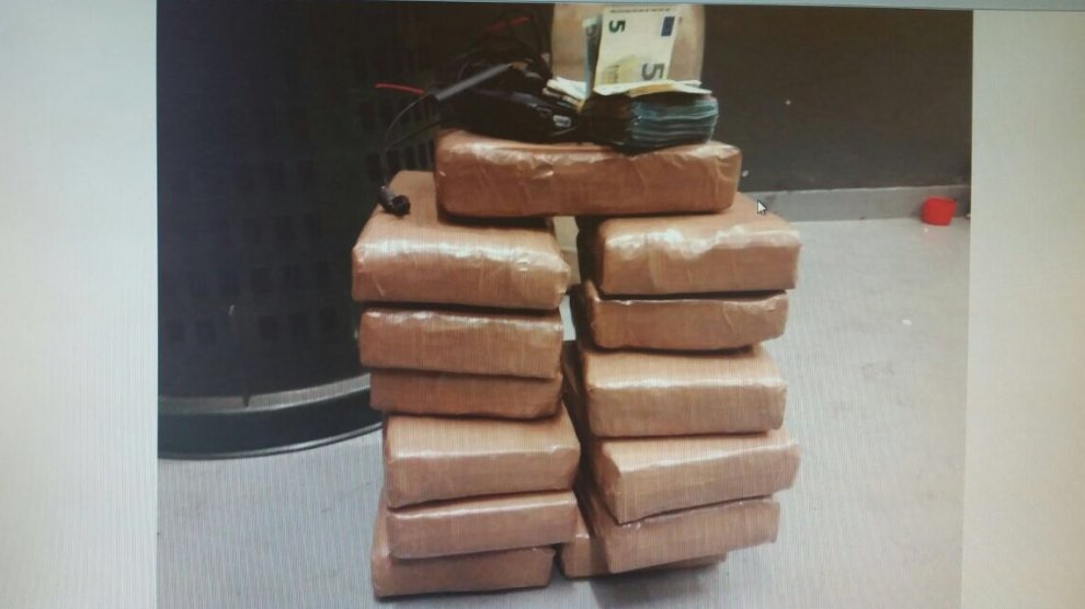 Prangoset shqiptari, i kapen 23 kg kokainë me vlerë 12 milion euro (FOTO)