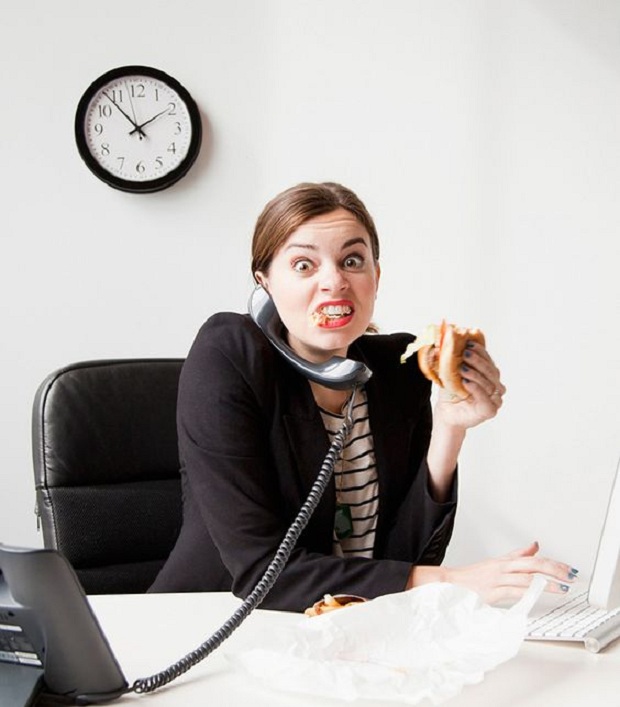 Kujdes! Këto janë profesionet që ju bëjnë të shtoni peshë