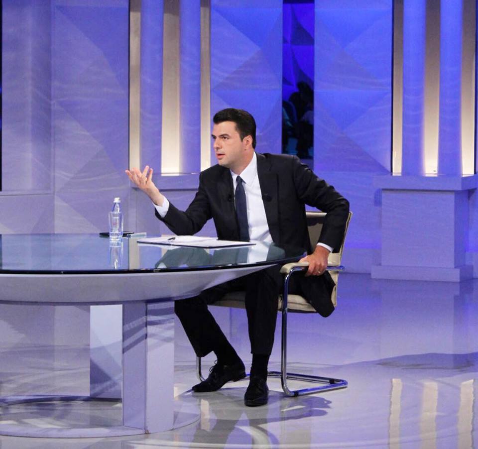 Rrëfimi i Bashës: Si ika në Holandë me 20 dollarë në xhep (VIDEO)